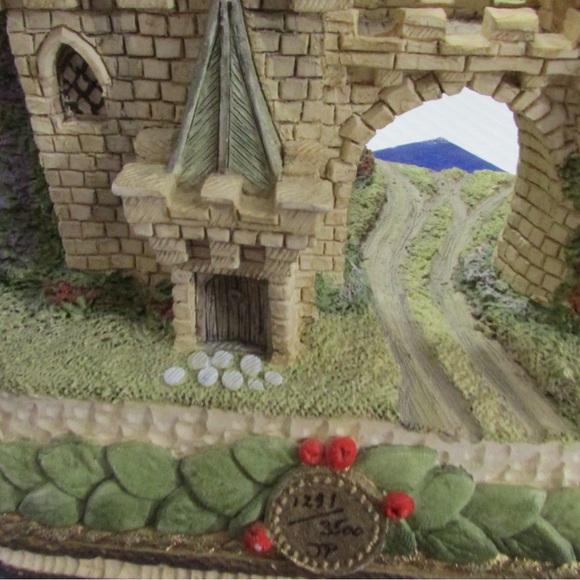 David Winter – The Guardian Gate – Premier. - Picture 5 of 6